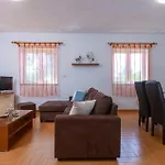 House Irma 度假居 拉宾